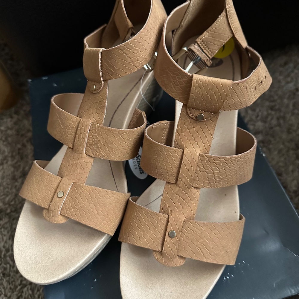 Dr Scholl’s Wedges - Picture 2 of 3